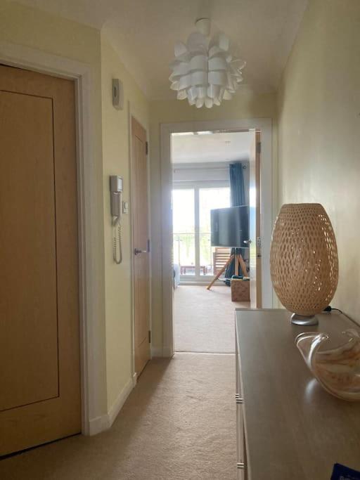 Beautiful 2 Bedroom Flat Overlooking Golf Course 卡诺斯蒂 外观 照片