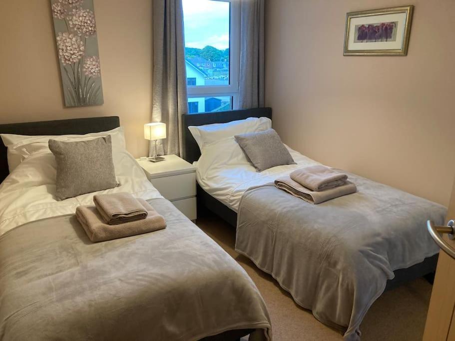 Beautiful 2 Bedroom Flat Overlooking Golf Course 卡诺斯蒂 外观 照片