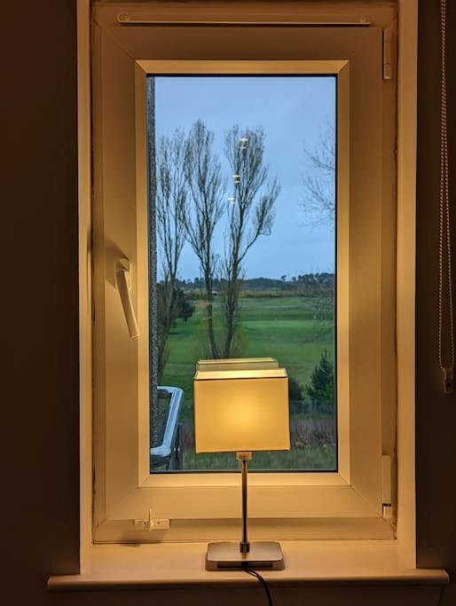 Beautiful 2 Bedroom Flat Overlooking Golf Course 卡诺斯蒂 外观 照片